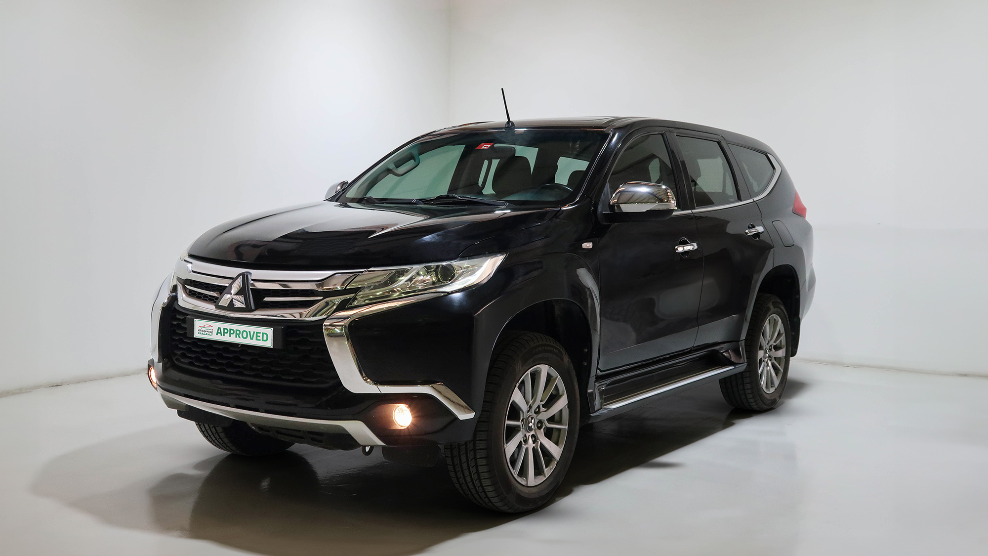 Montero Sport 3.0 4WD GLS SUNROOF Black Mica