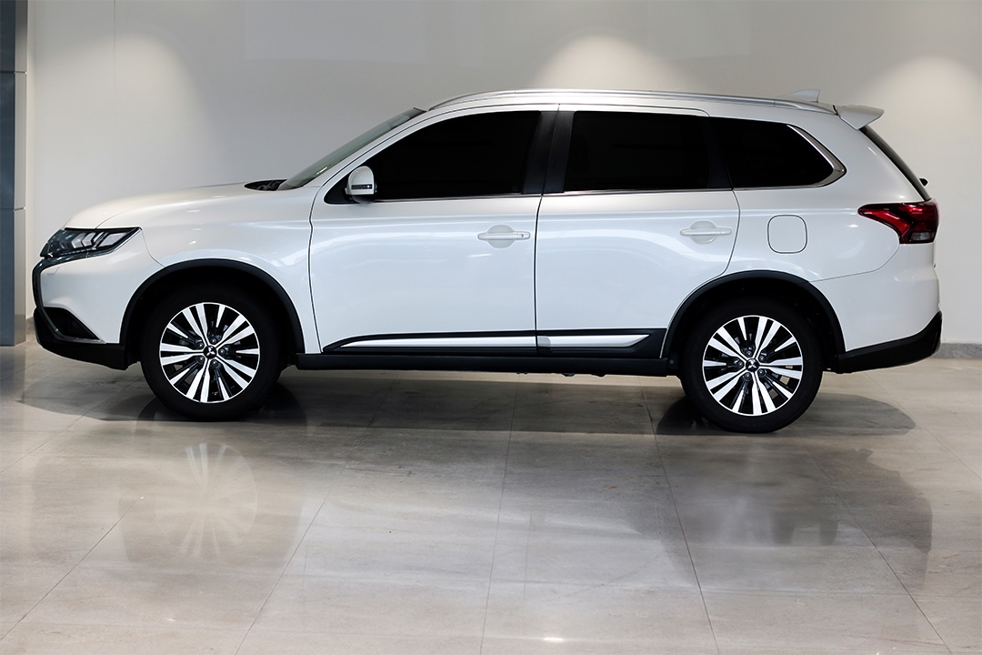 Outlander (2)