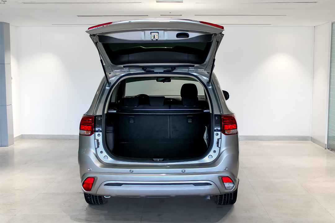 Outlander Hybrid (4)