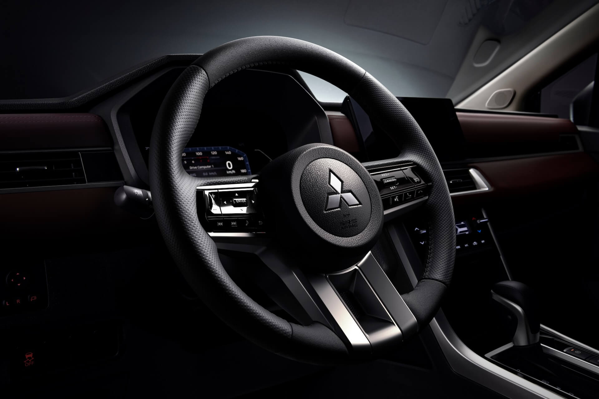 Xpander Cross steering wheel